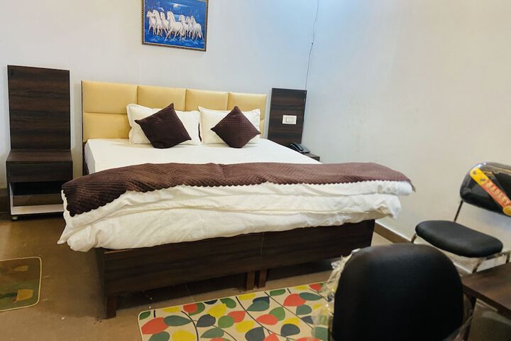 Room 7 of 24