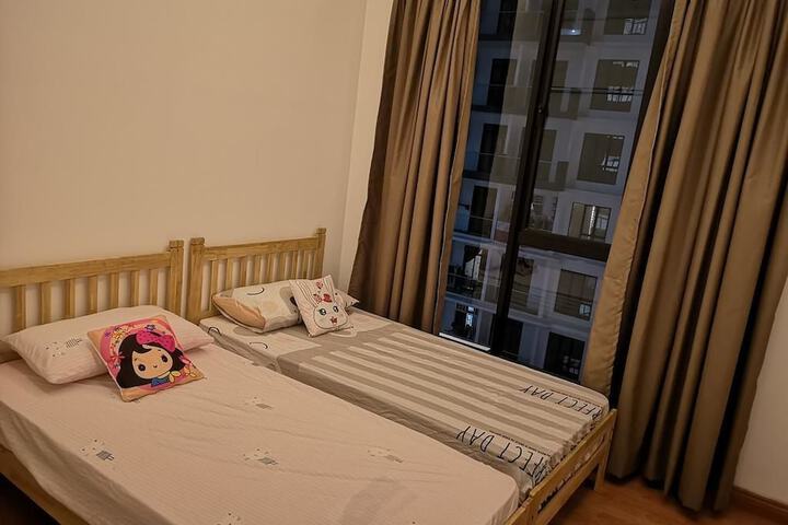 Room 18 of 106
