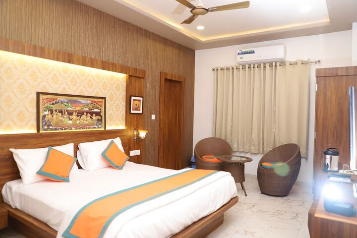 Room 3 of 7