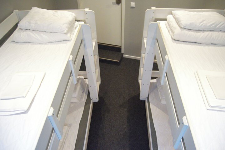Room 80 of 128