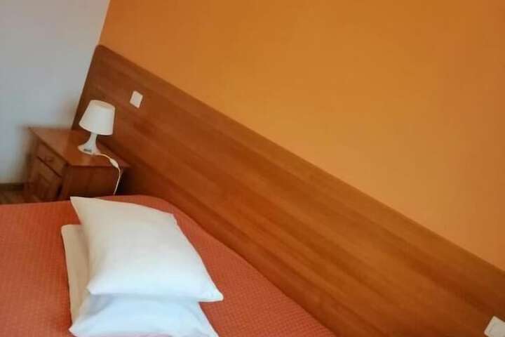 Room 8 of 65