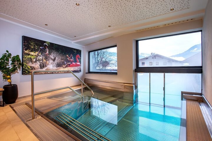 Pool 13 of 27