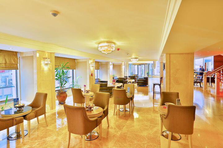 Entrance & Lobby