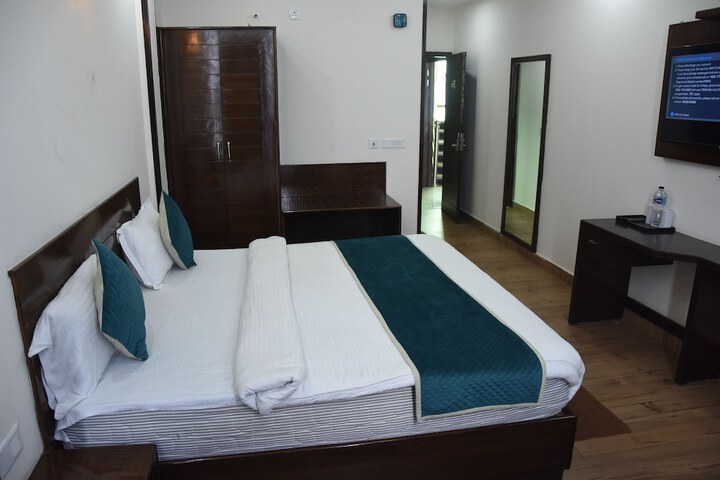 Room 15 of 46
