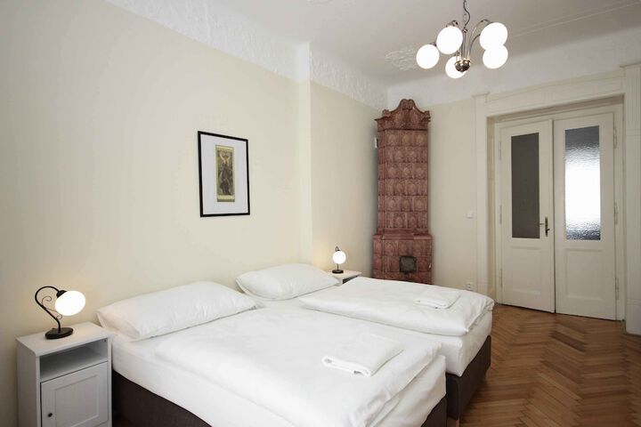 Room 4 of 43