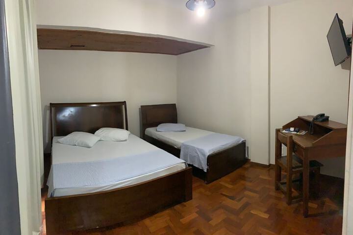 Room 8 of 16