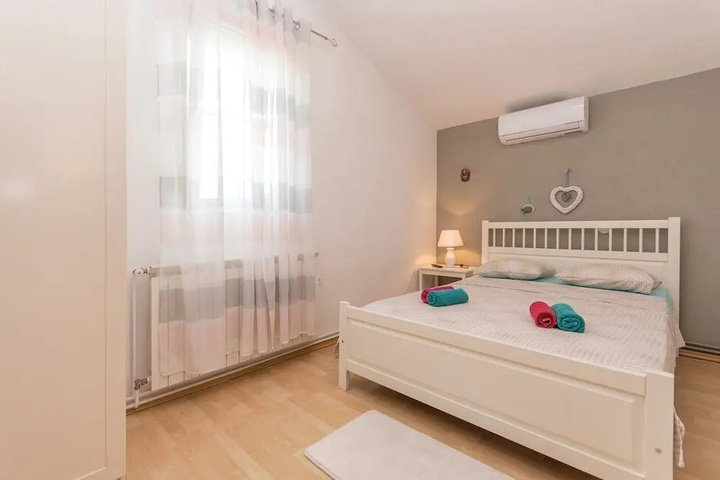 Room 2 of 15