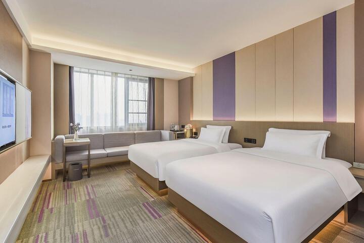 Room 21 of 40
