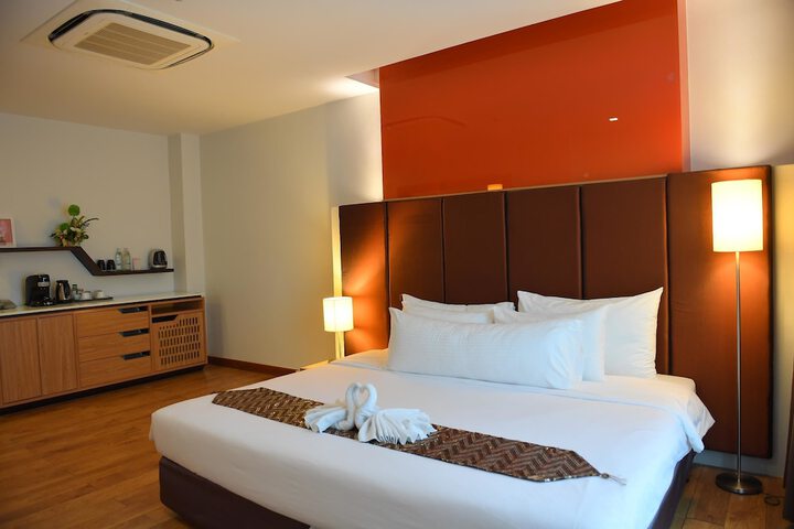 Room 26 of 143