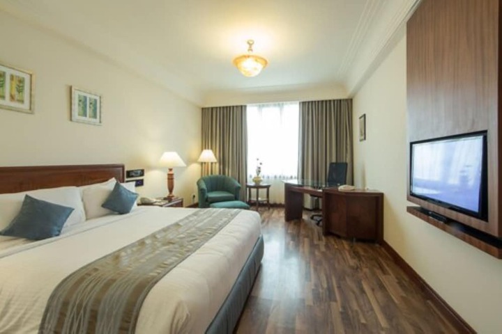 Room 14 of 90