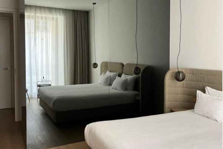 Room 15 of 33