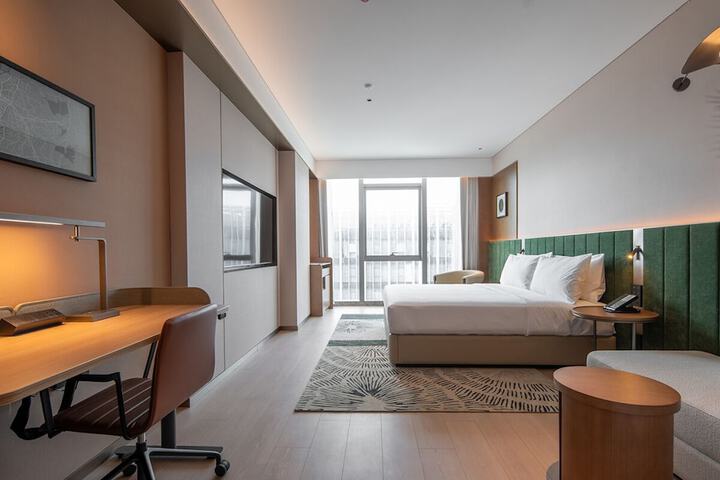 Room 40 of 67