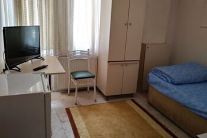 Room 16 of 21
