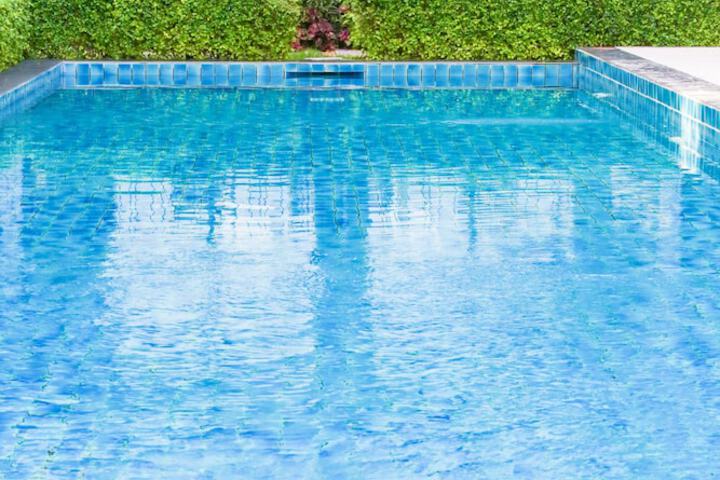 Hotel Pool