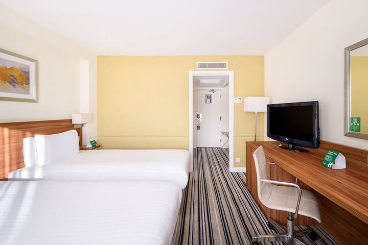 Room 10 of 88