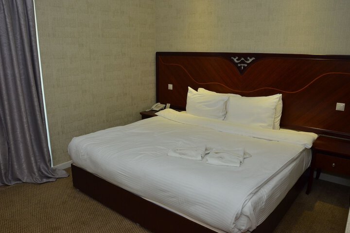 Room 11 of 113