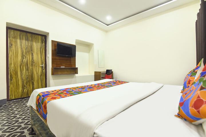 Room 16 of 27