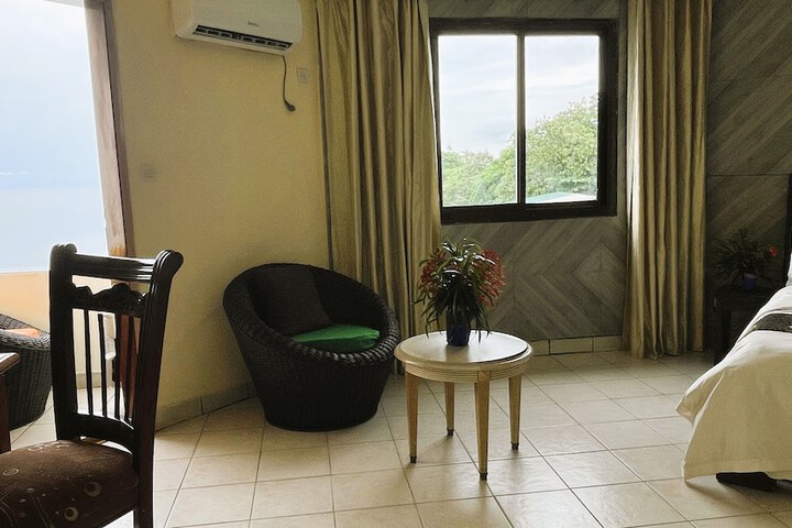 Room 25 of 35