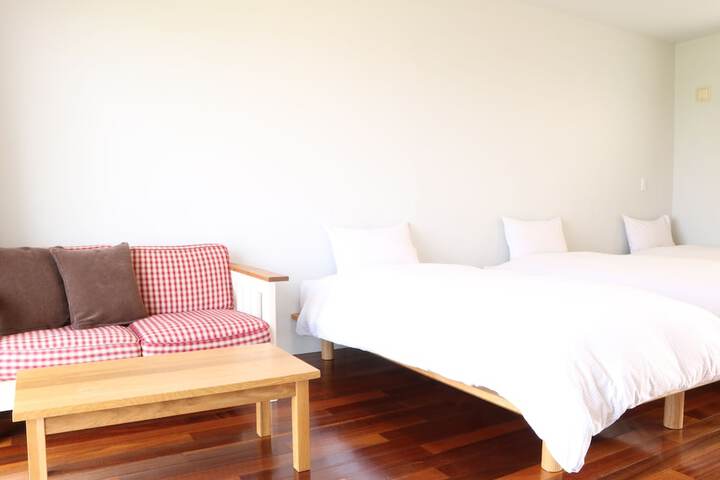Room 14 of 27