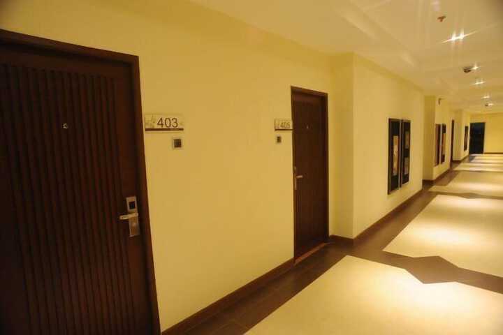 Ballroom/Hall 32 of 39
