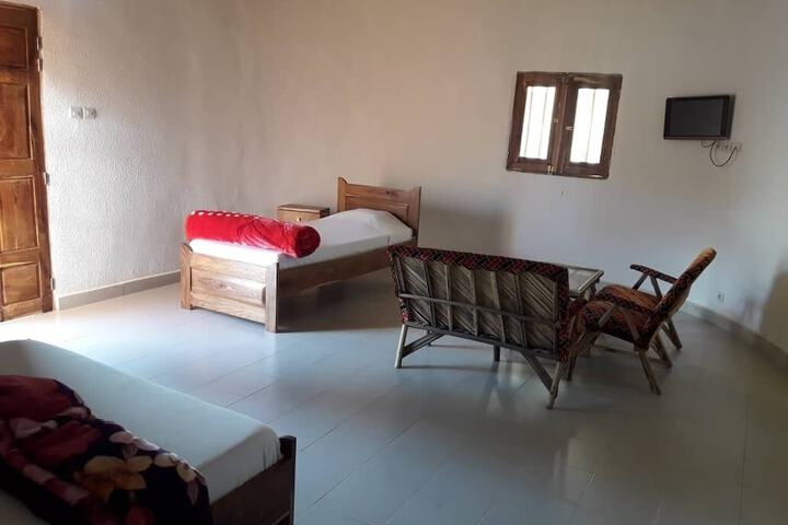 Room 7 of 90