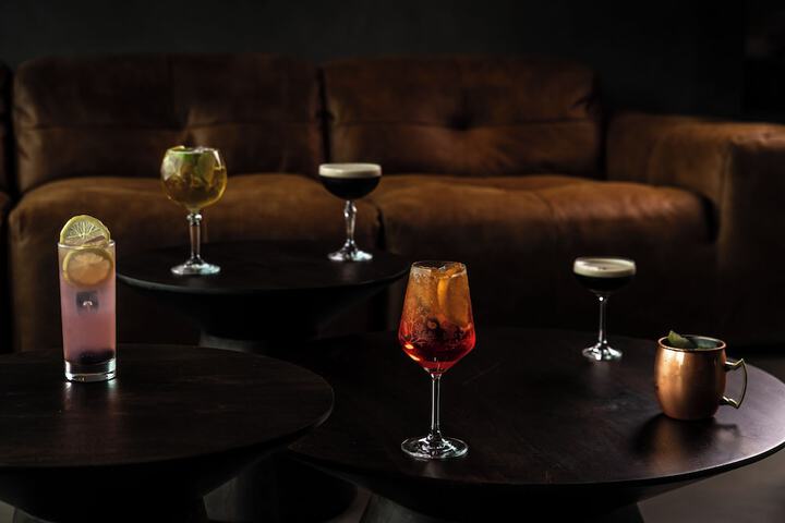 Lounge 39 of 44