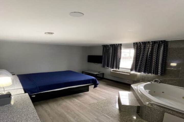 Room 4 of 13