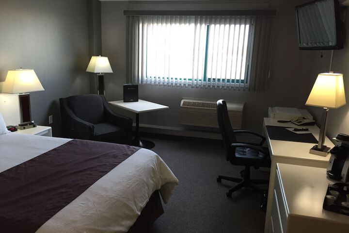 Room 6 of 85
