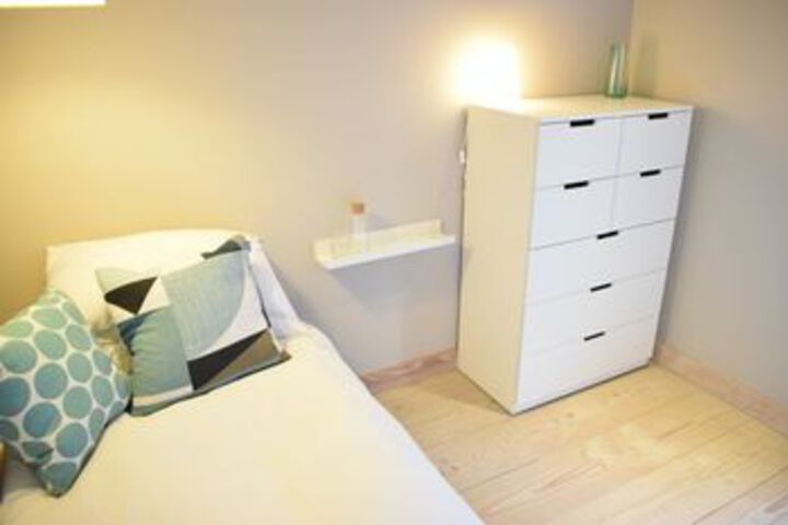 Room 10 of 48