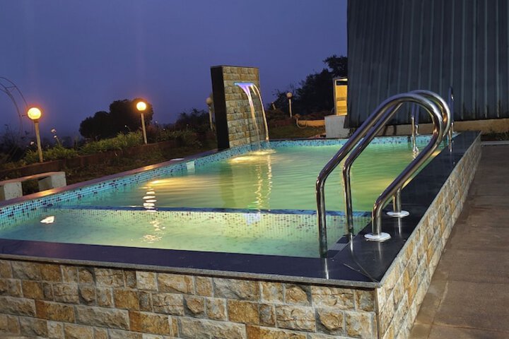 Pool 57 of 62