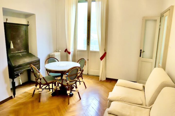 Room 9 of 93