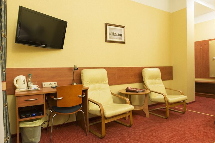 Room 18 of 49