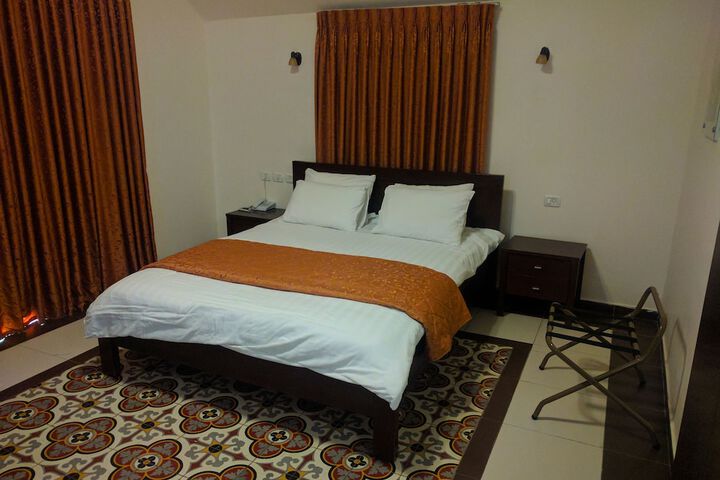 Room 12 of 41