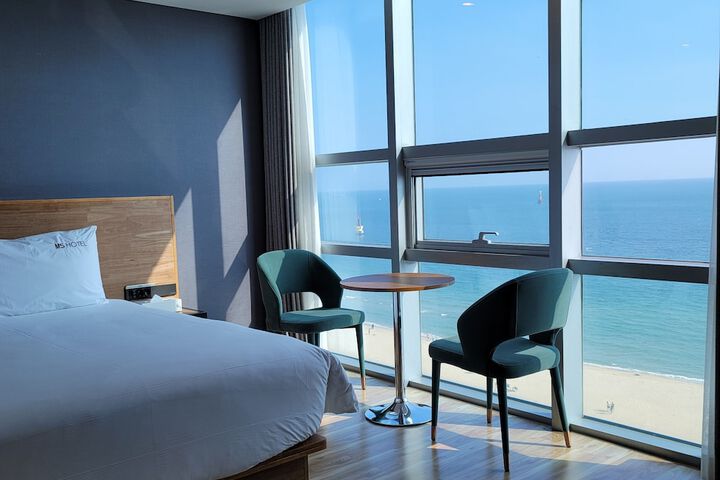 Room 42 of 66
