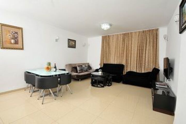 Room 21 of 32