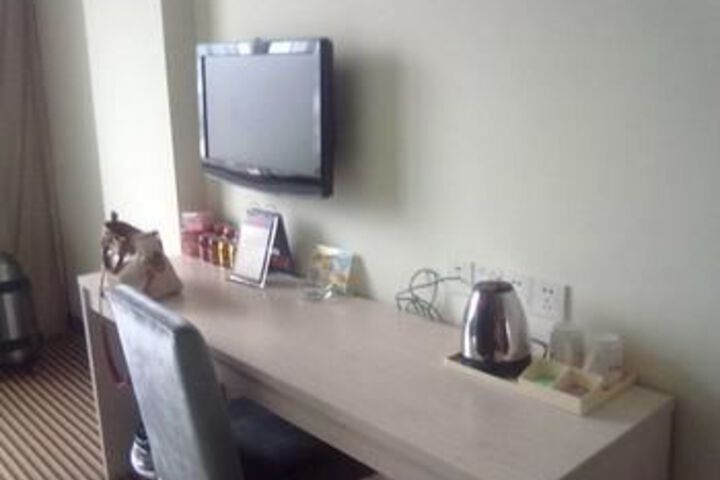 Room 16 of 27