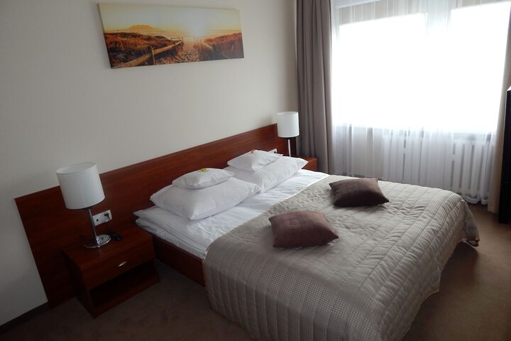 Room 16 of 66