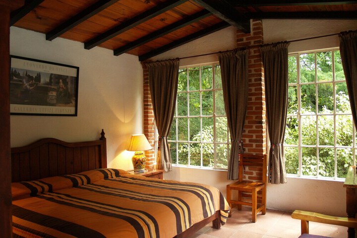 Room 4 of 63