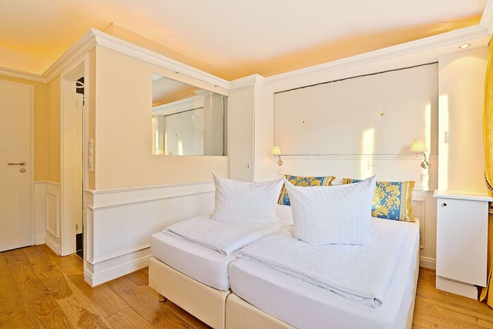 Room 21 of 50