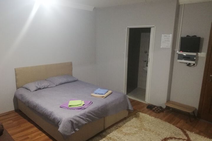 Room 14 of 19
