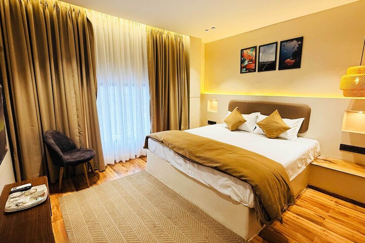 Room 47 of 104
