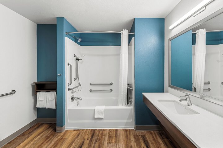 1 Queen Bed Suite (7 of 22)