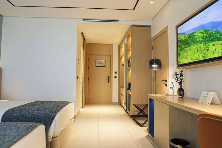 Room 9 of 51