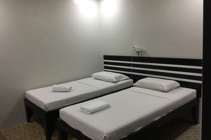 Room 12 of 29