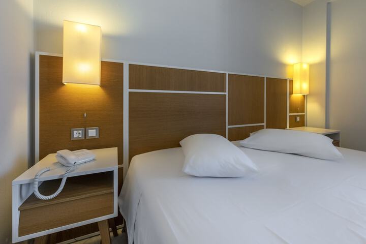 Room 32 of 141