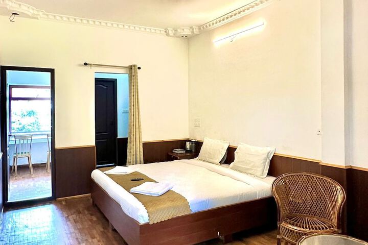 Room 2 of 11