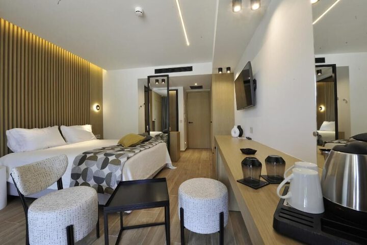 Room 10 of 50