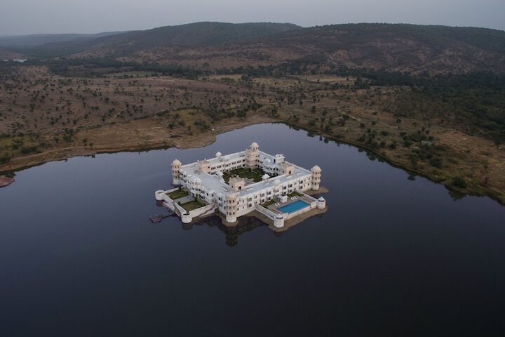 juSTa Lake Nahargarh Palace