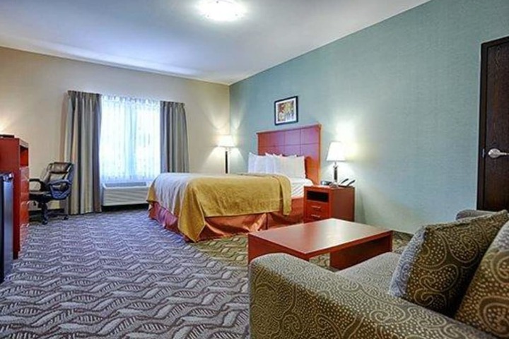 2 Queen Beds (15 of 18)