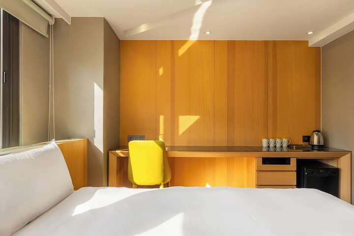 Room 52 of 103